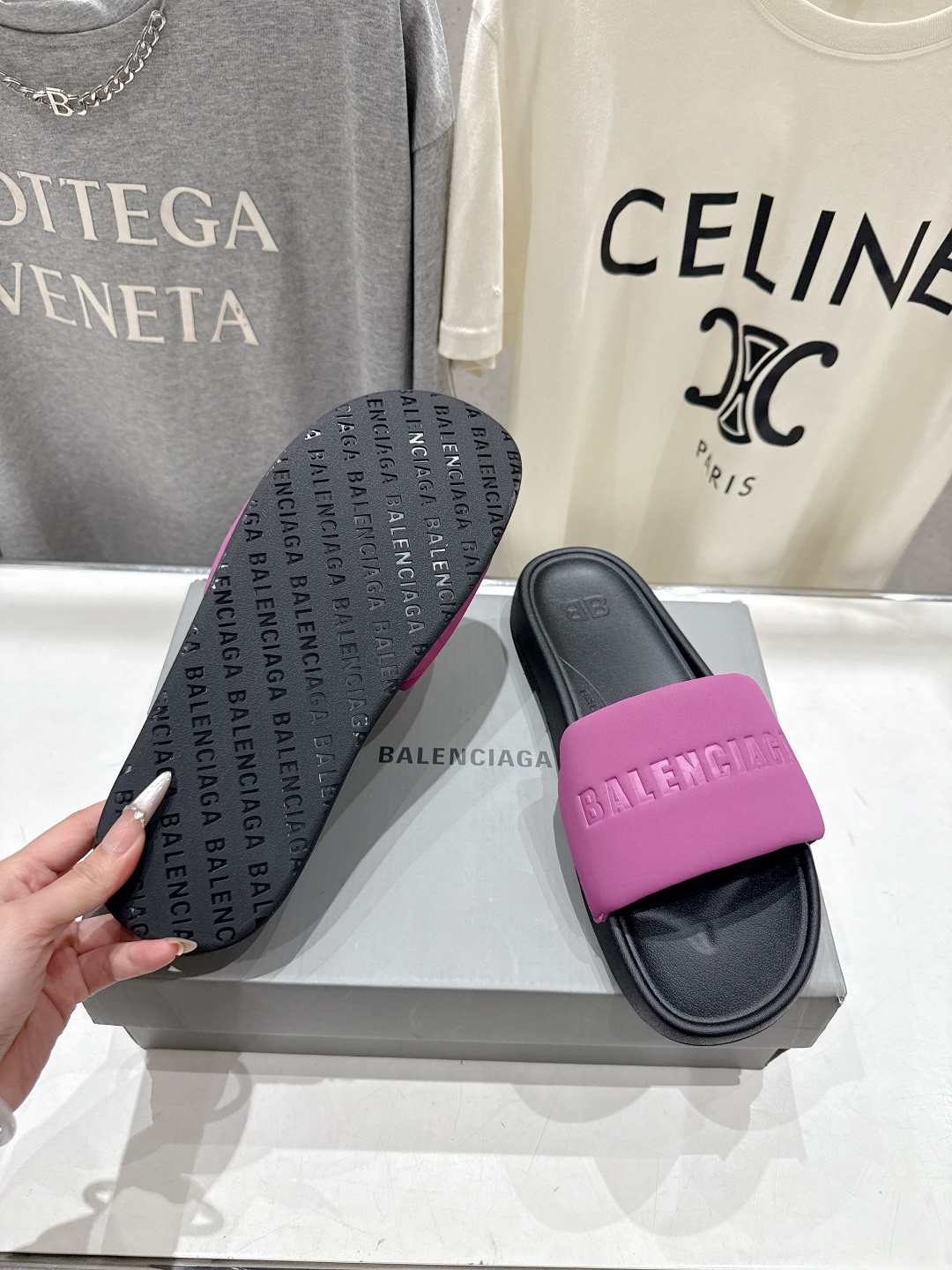 高版本出厂 Balenciaga* 巴黎世家F036 2026ss夏季新款平底沙滩拖鞋～高级感满满当当！