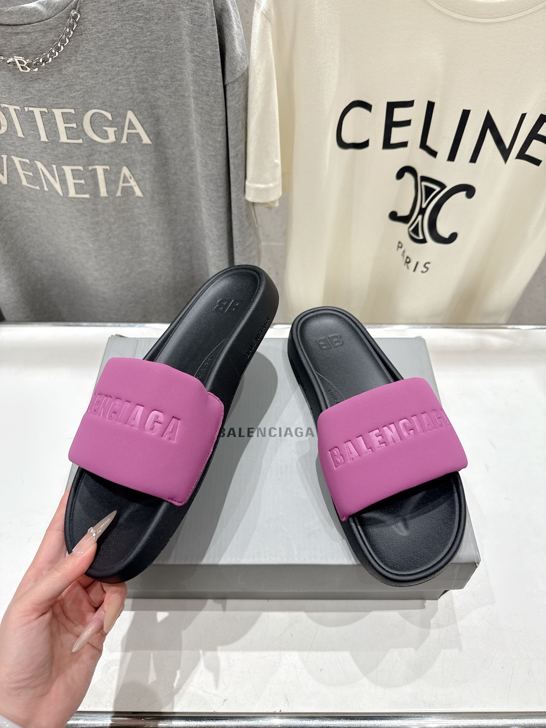 高版本出厂 Balenciaga* 巴黎世家F036 2026ss夏季新款平底沙滩拖鞋～高级感满满当当！