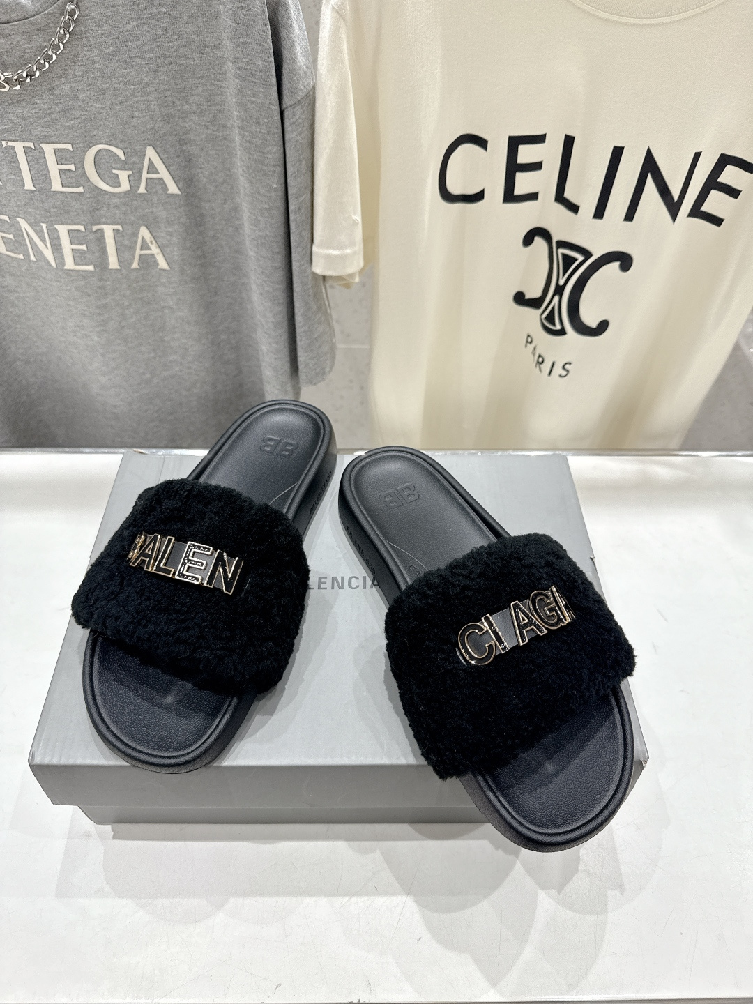 高版本出厂 Balenciaga* 巴黎世家F036 2026ss夏季新款平底沙滩拖鞋～高级感满满当当！