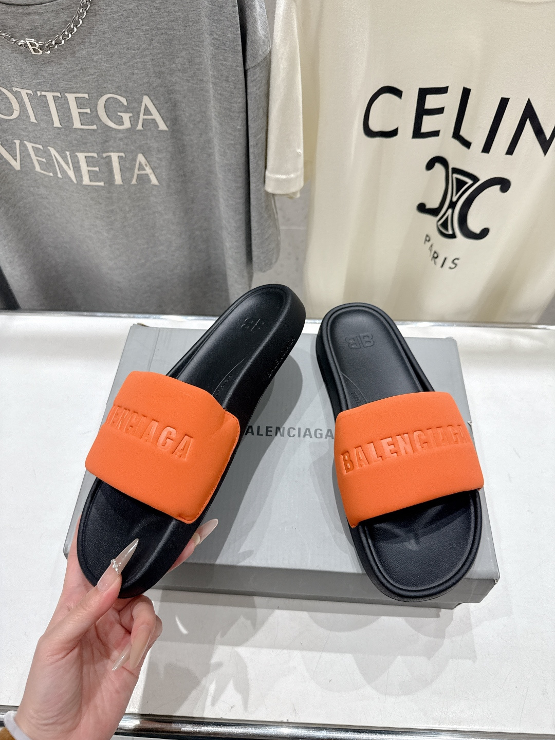 高版本出厂 Balenciaga* 巴黎世家F036 2026ss夏季新款平底沙滩拖鞋～高级感满满当当！