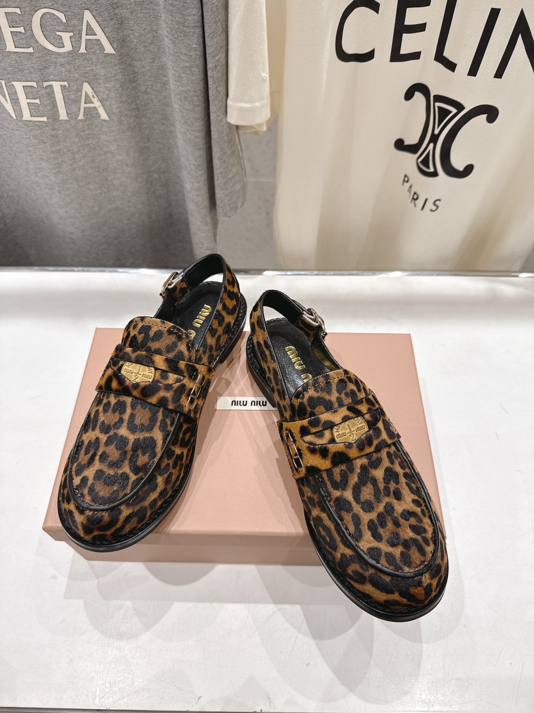 高版本出厂 MiuMiu/缪缪F049 2026ss春夏新款·幸运钱币系列后空半包乐福鞋凉鞋各路明星、小