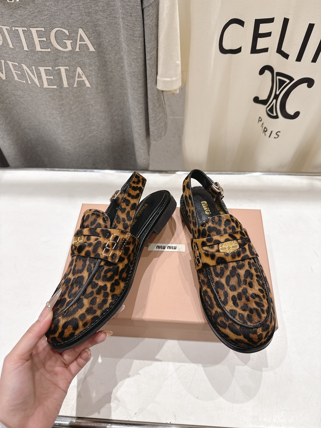 高版本出厂 MiuMiu/缪缪F049 2026ss春夏新款·幸运钱币系列后空半包乐福鞋凉鞋各路明星、小