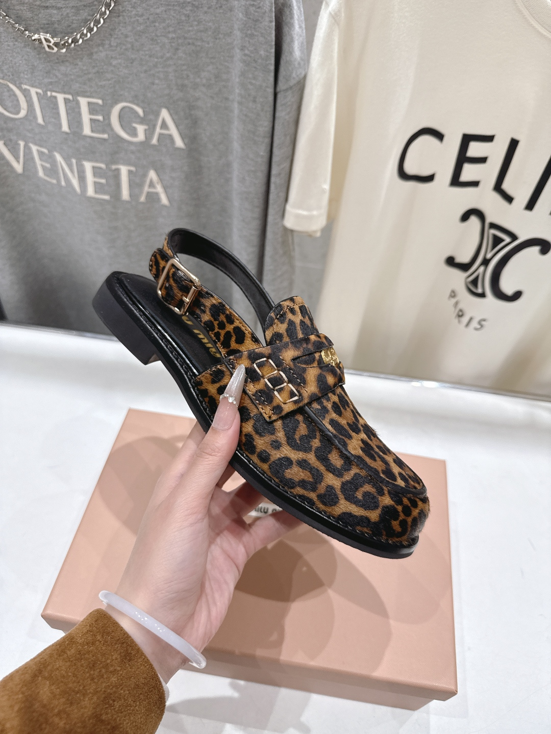 高版本出厂 MiuMiu/缪缪F049 2026ss春夏新款·幸运钱币系列后空半包乐福鞋凉鞋各路明星、小