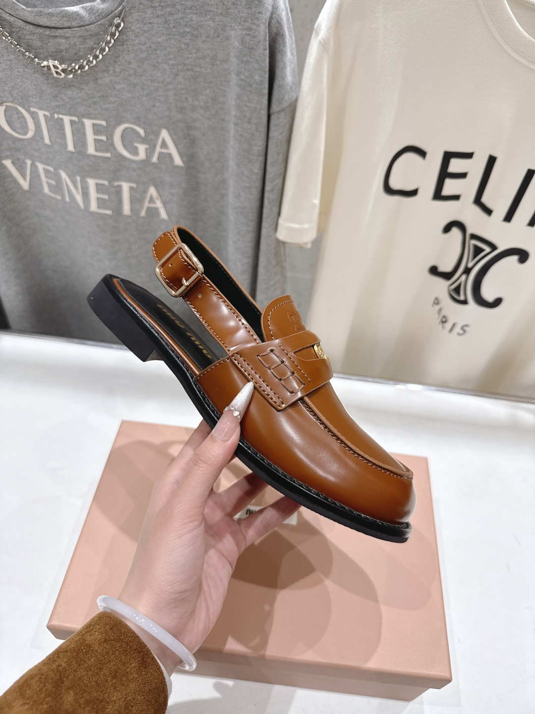 高版本出厂 MiuMiu/缪缪F049 2026ss春夏新款·幸运钱币系列后空半包乐福鞋凉鞋各路明星、小