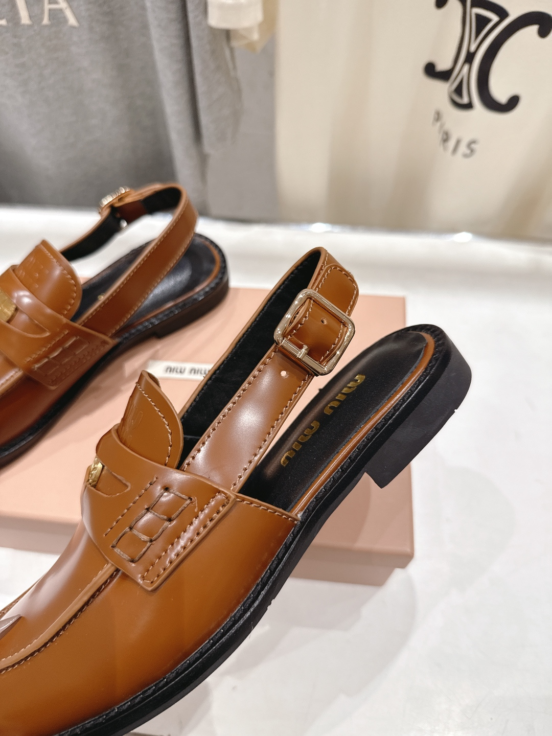 高版本出厂 MiuMiu/缪缪F049 2026ss春夏新款·幸运钱币系列后空半包乐福鞋凉鞋各路明星、小