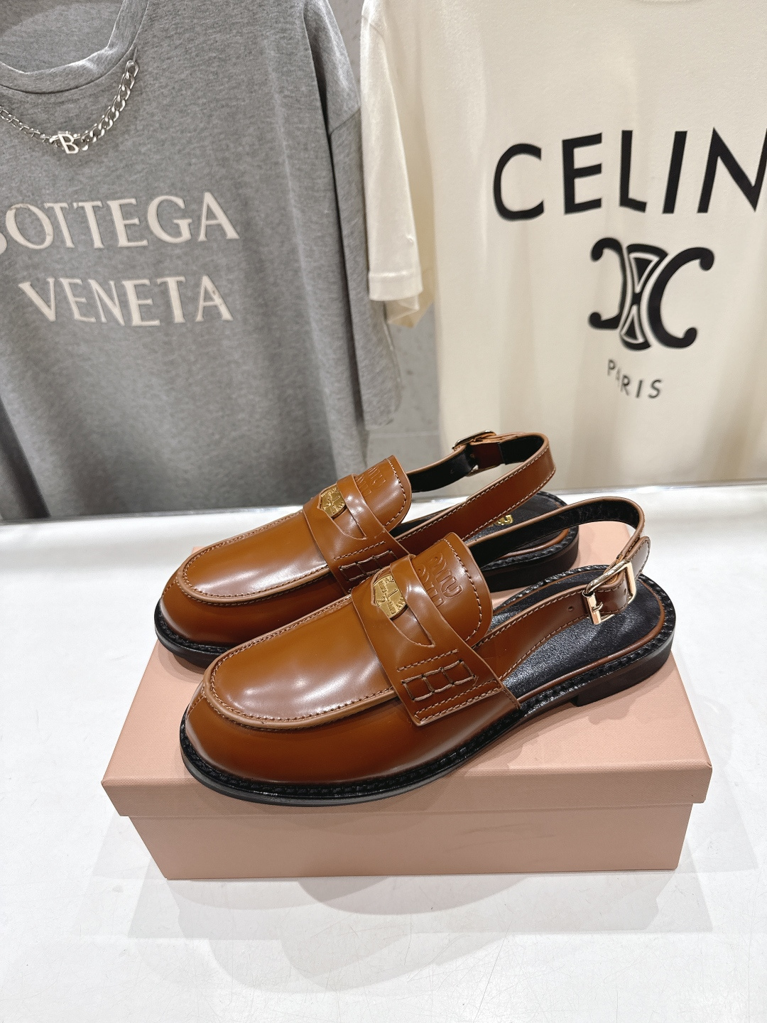 高版本出厂 MiuMiu/缪缪F049 2026ss春夏新款·幸运钱币系列后空半包乐福鞋凉鞋各路明星、小