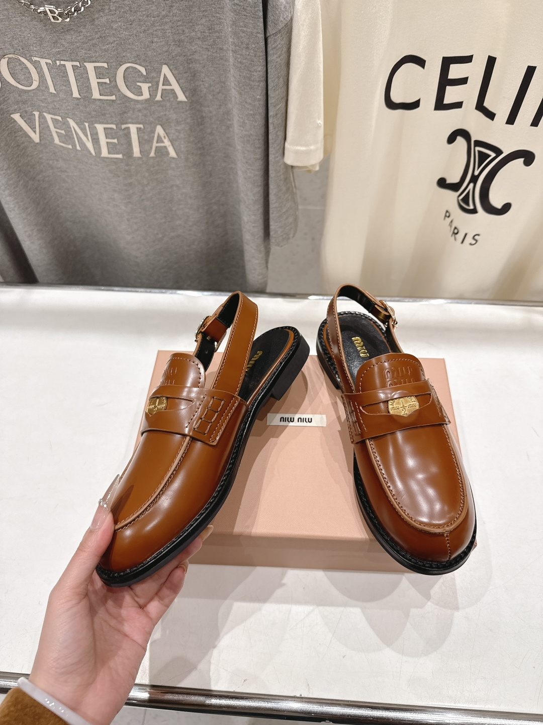 高版本出厂 MiuMiu/缪缪F049 2026ss春夏新款·幸运钱币系列后空半包乐福鞋凉鞋各路明星、小