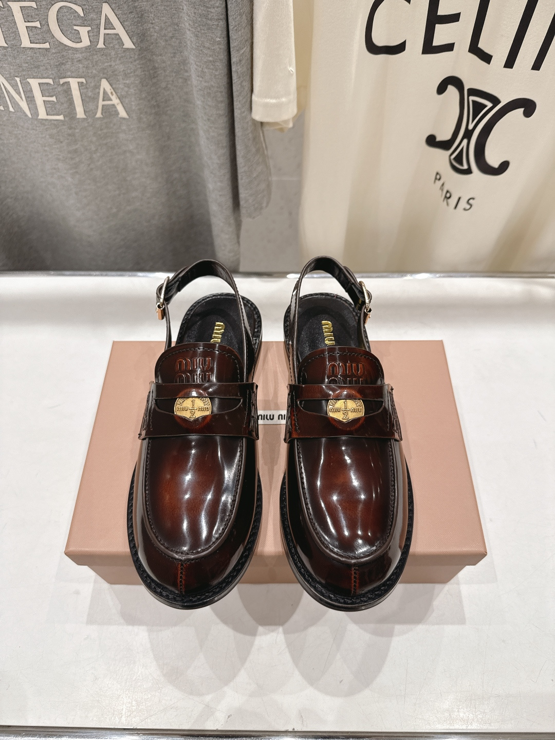 高版本出厂 MiuMiu/缪缪F049 2026ss春夏新款·幸运钱币系列后空半包乐福鞋凉鞋各路明星、小