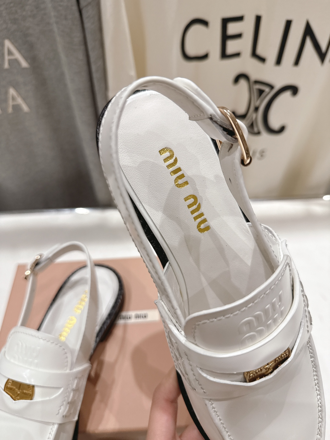 高版本出厂 MiuMiu/缪缪F049 2026ss春夏新款·幸运钱币系列后空半包乐福鞋凉鞋各路明星、小