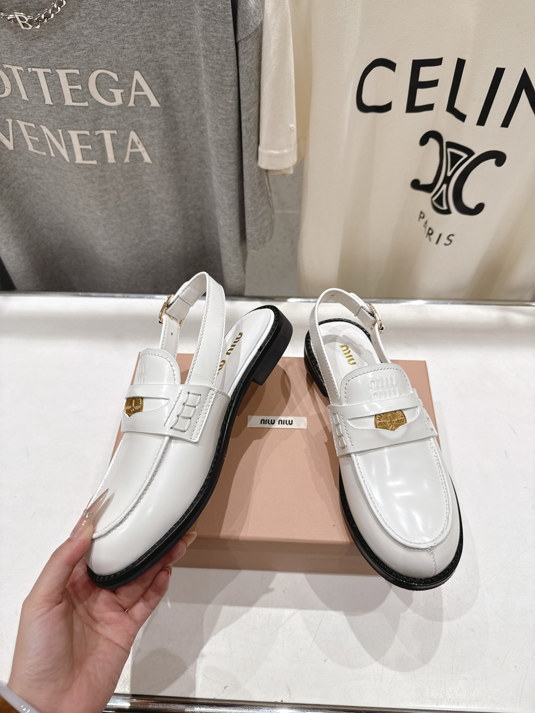 高版本出厂 MiuMiu/缪缪F049 2026ss春夏新款·幸运钱币系列后空半包乐福鞋凉鞋各路明星、小