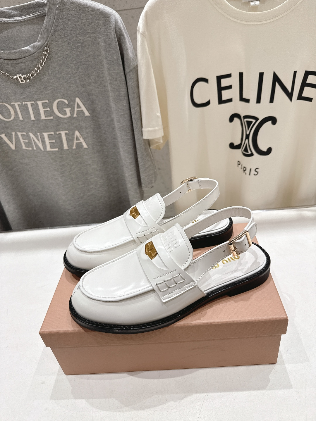 高版本出厂 MiuMiu/缪缪F049 2026ss春夏新款·幸运钱币系列后空半包乐福鞋凉鞋各路明星、小