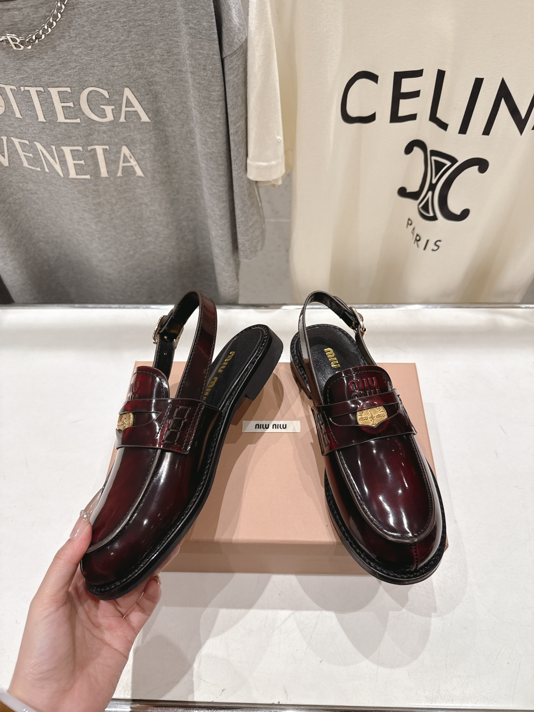 高版本出厂 MiuMiu/缪缪F049 2026ss春夏新款·幸运钱币系列后空半包乐福鞋凉鞋各路明星、小