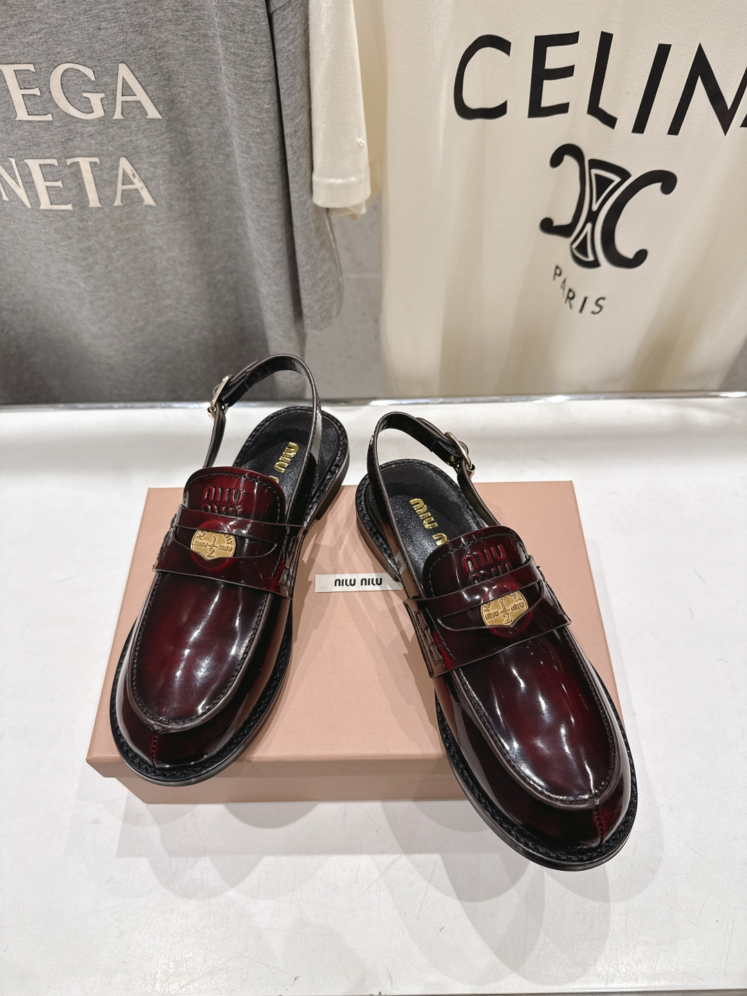 高版本出厂 MiuMiu/缪缪F049 2026ss春夏新款·幸运钱币系列后空半包乐福鞋凉鞋各路明星、小