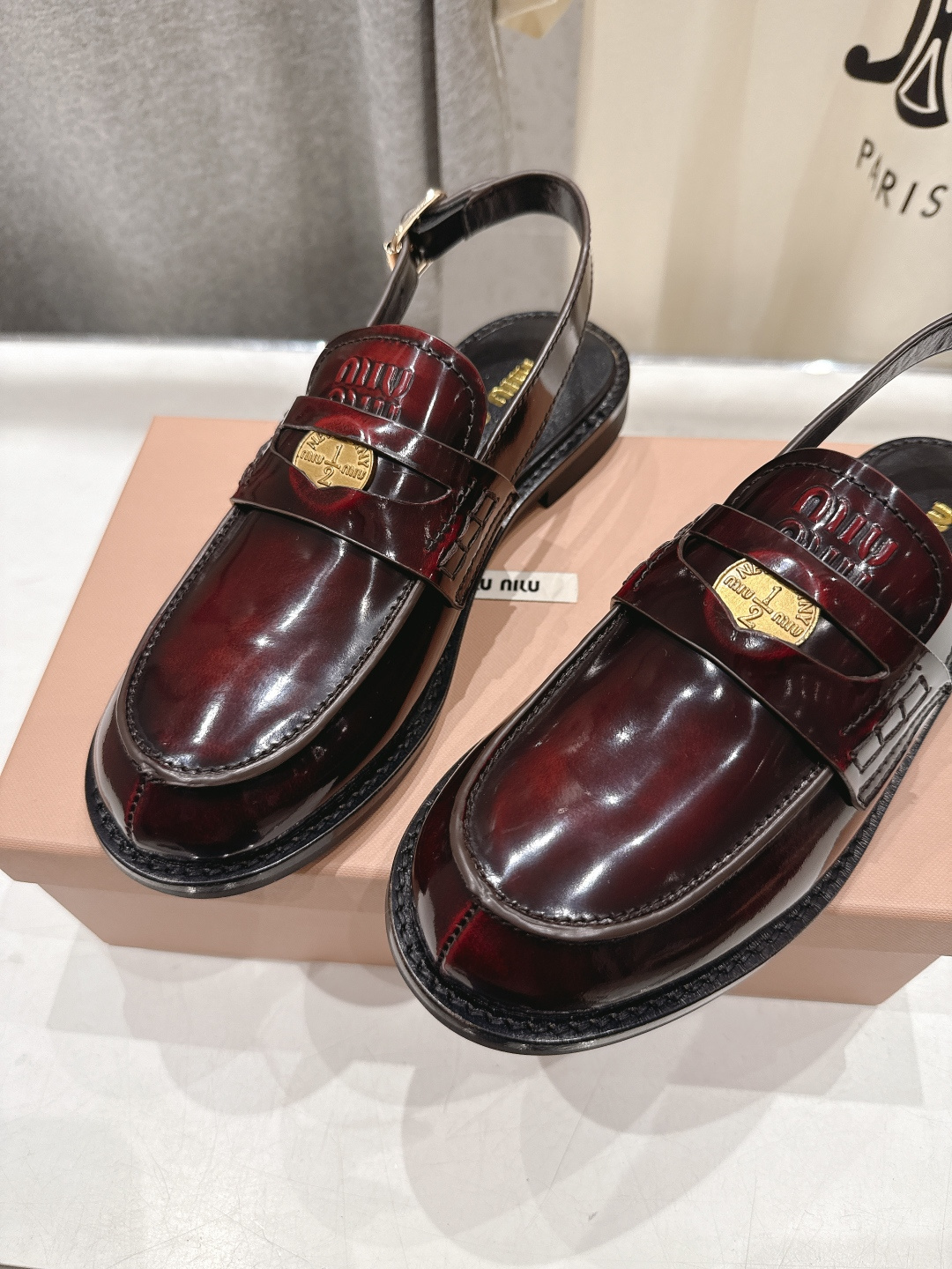 高版本出厂 MiuMiu/缪缪F049 2026ss春夏新款·幸运钱币系列后空半包乐福鞋凉鞋各路明星、小