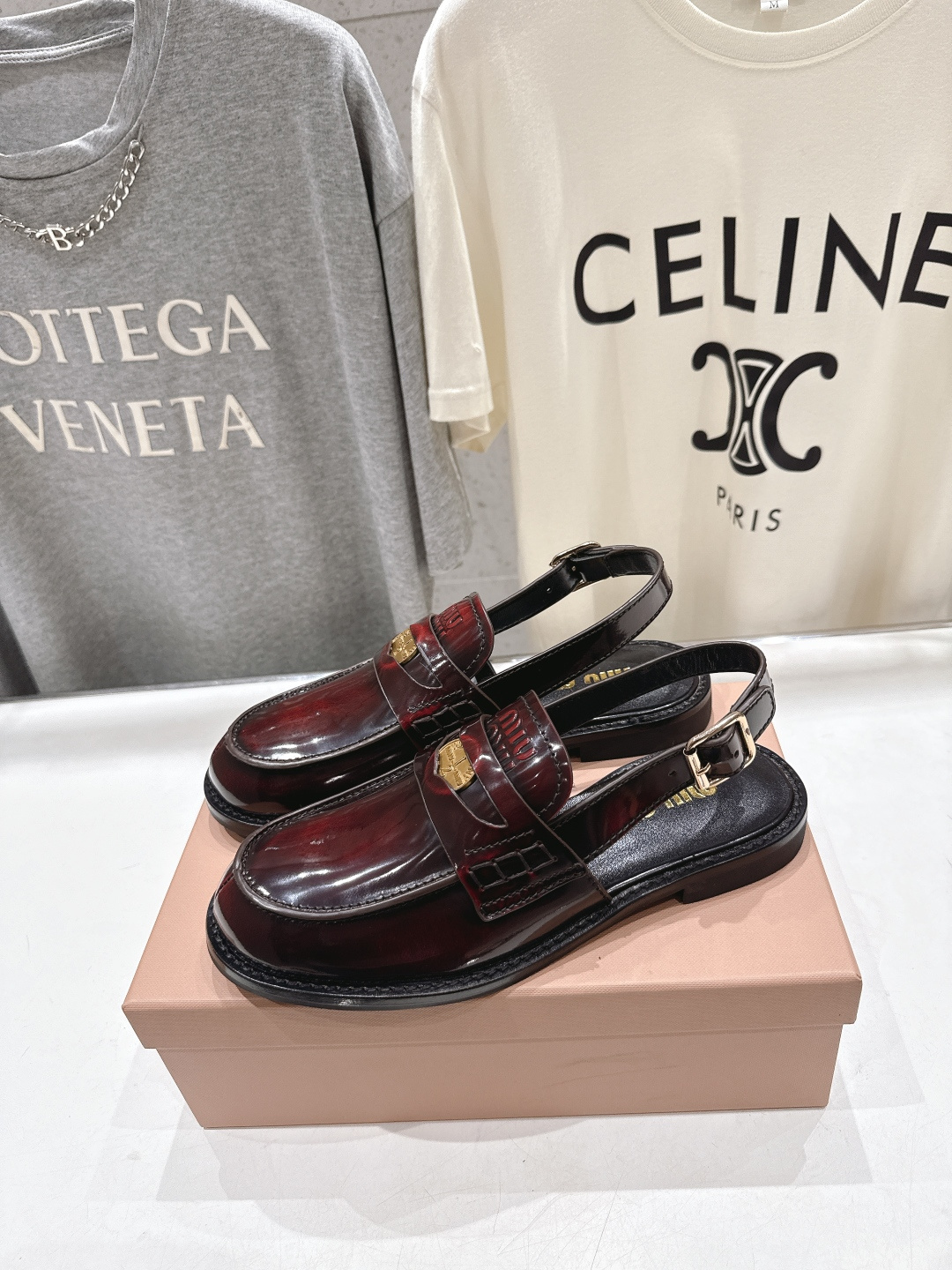 高版本出厂 MiuMiu/缪缪F049 2026ss春夏新款·幸运钱币系列后空半包乐福鞋凉鞋各路明星、小