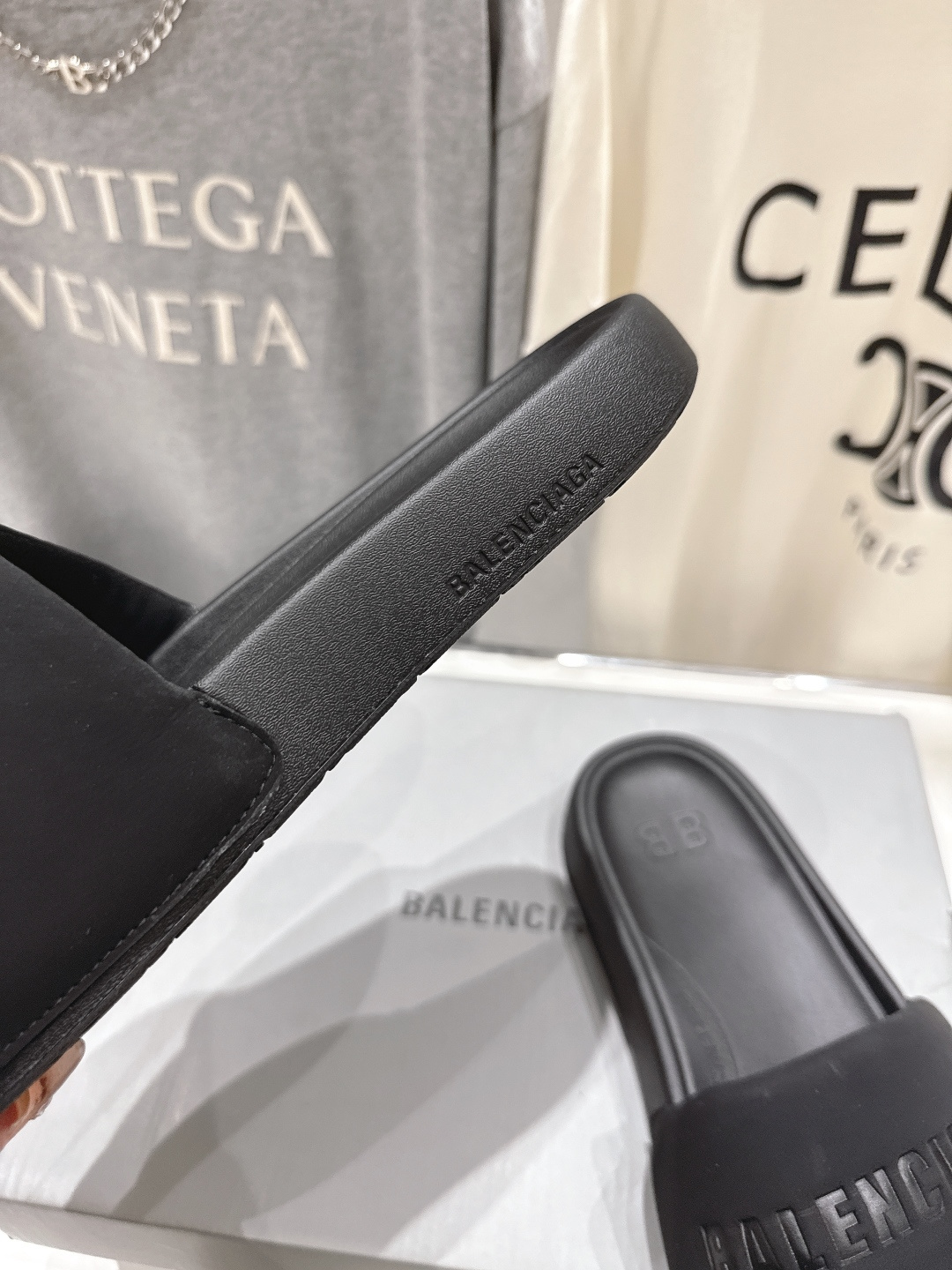 高版本出厂 Balenciaga* 巴黎世家F036 2026ss夏季新款平底沙滩拖鞋～高级感满满当当！