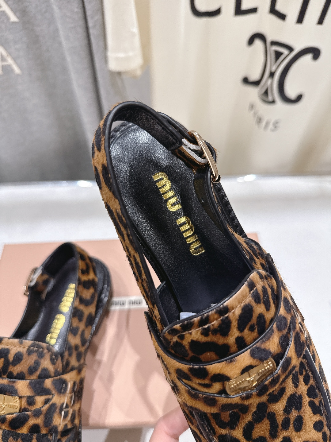 高版本出厂 MiuMiu/缪缪F049 2026ss春夏新款·幸运钱币系列后空半包乐福鞋凉鞋各路明星、小