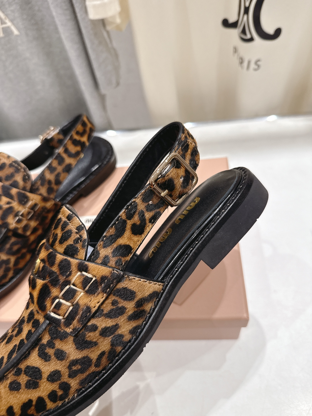 高版本出厂 MiuMiu/缪缪F049 2026ss春夏新款·幸运钱币系列后空半包乐福鞋凉鞋各路明星、小