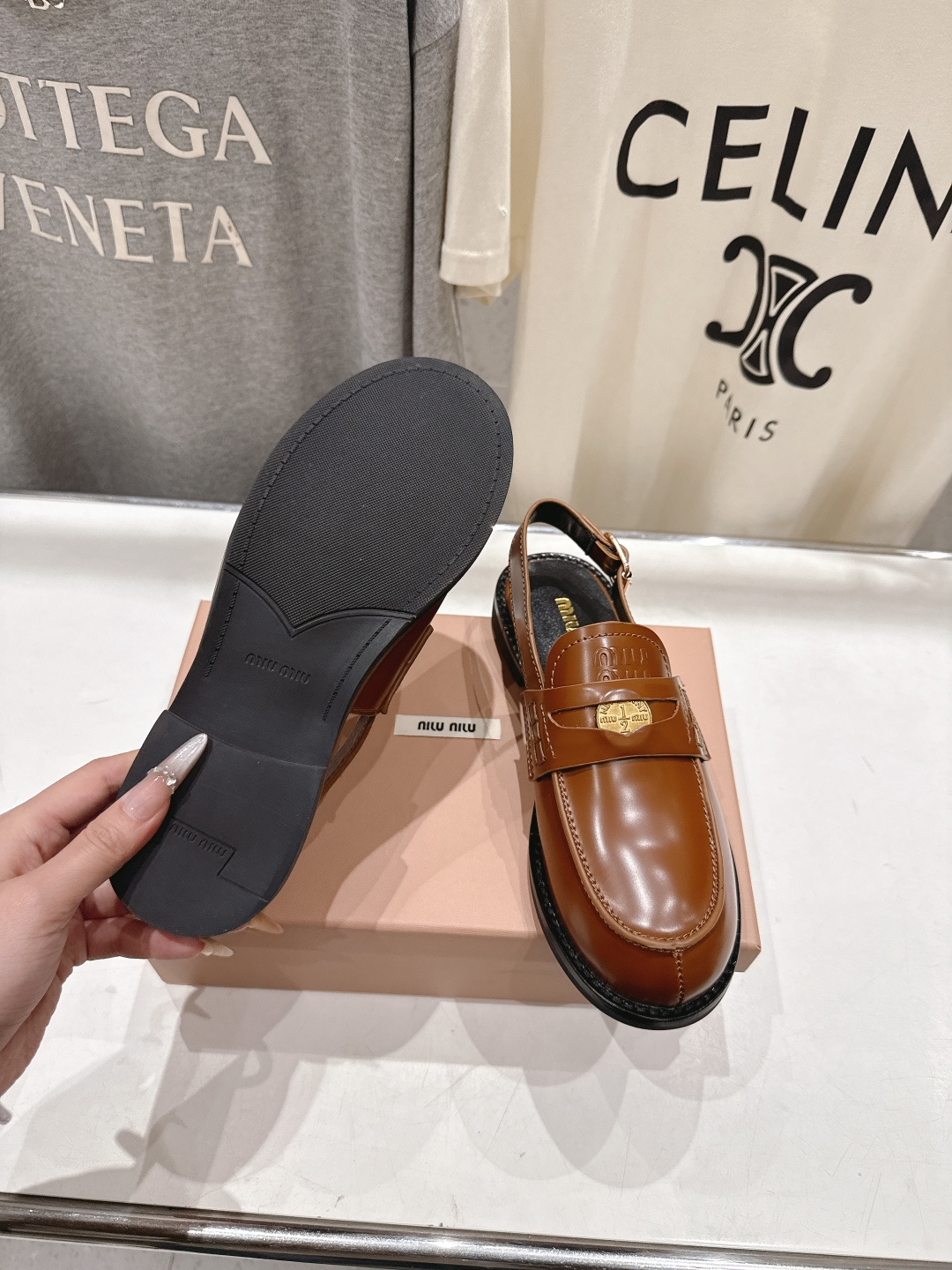 高版本出厂 MiuMiu/缪缪F049 2026ss春夏新款·幸运钱币系列后空半包乐福鞋凉鞋各路明星、小