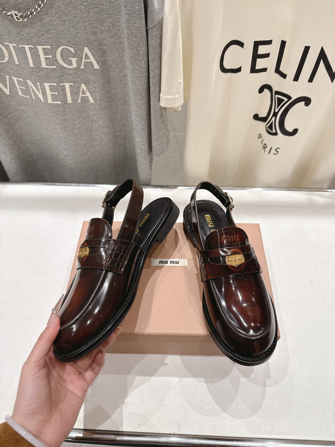 高版本出厂 MiuMiu/缪缪F049 2026ss春夏新款·幸运钱币系列后空半包乐福鞋凉鞋各路明星、小