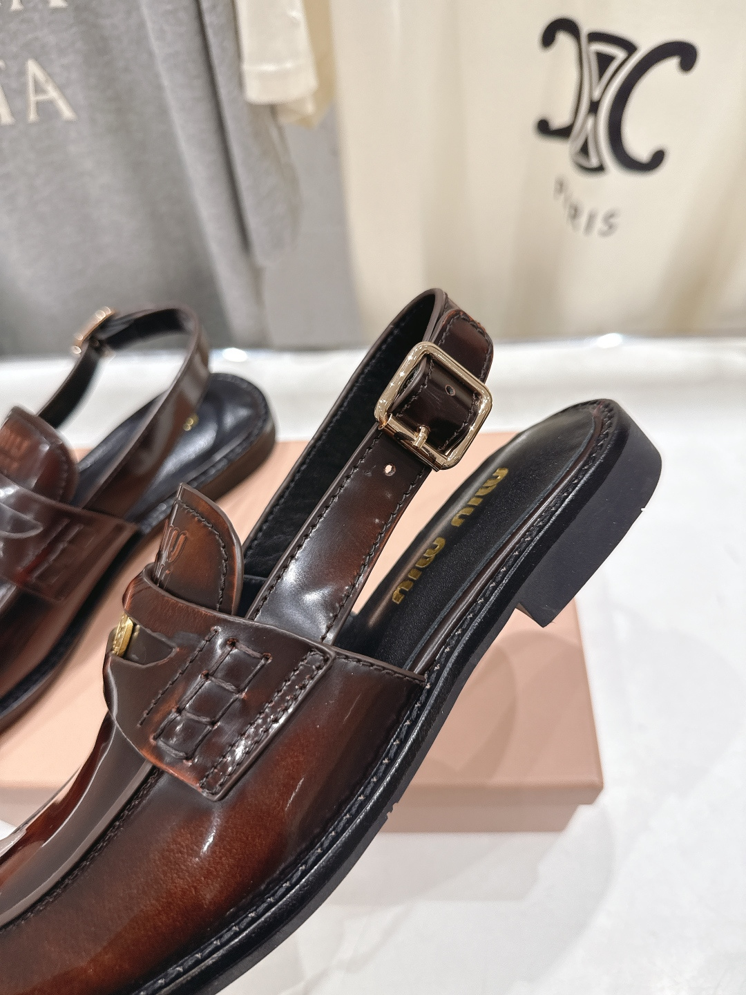 高版本出厂 MiuMiu/缪缪F049 2026ss春夏新款·幸运钱币系列后空半包乐福鞋凉鞋各路明星、小