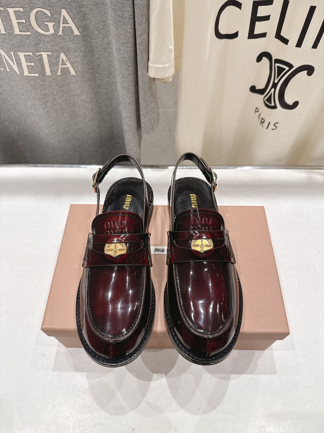 高版本出厂 MiuMiu/缪缪F049 2026ss春夏新款·幸运钱币系列后空半包乐福鞋凉鞋各路明星、小