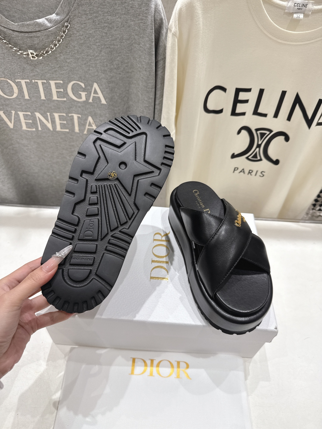 高版本出厂 【高品质】Dior*迪奥F019 D家2026ss春夏新款厚底防水台沙滩拖鞋～经典版型 搭配