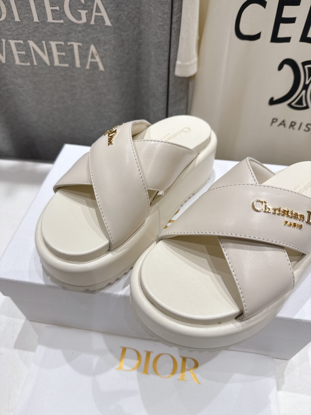 高版本出厂 【高品质】Dior*迪奥F019 D家2026ss春夏新款厚底防水台沙滩拖鞋～经典版型 搭配