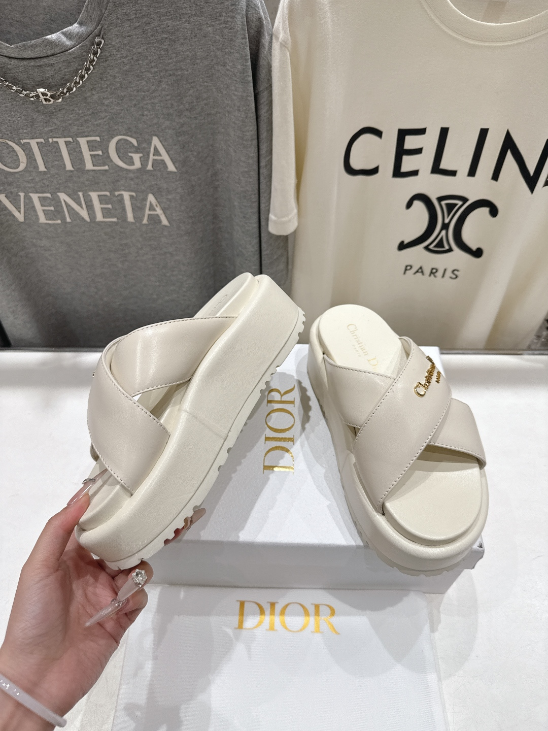 高版本出厂 【高品质】Dior*迪奥F019 D家2026ss春夏新款厚底防水台沙滩拖鞋～经典版型 搭配