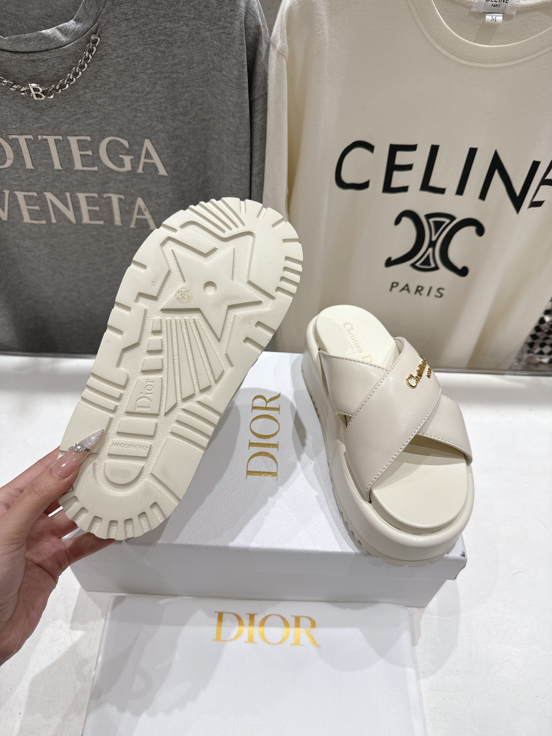 高版本出厂 【高品质】Dior*迪奥F019 D家2026ss春夏新款厚底防水台沙滩拖鞋～经典版型 搭配