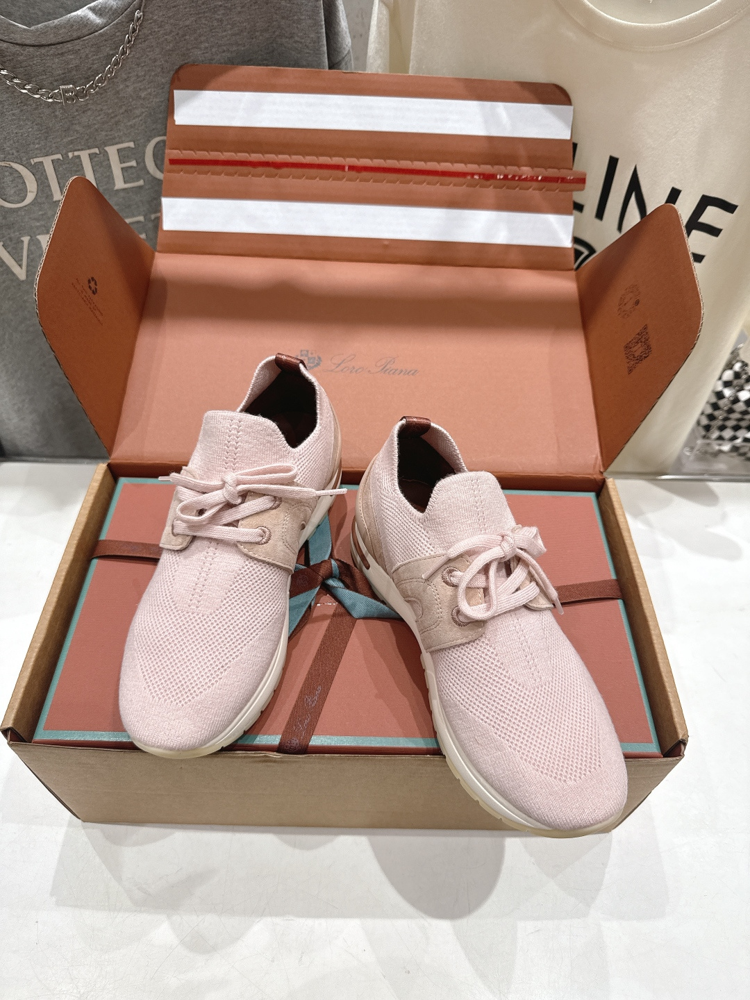 高版本出厂 Loro Piana* 诺悠翩雅LP F063 Walk Wish 新款飞织面休闲运动鞋 顶