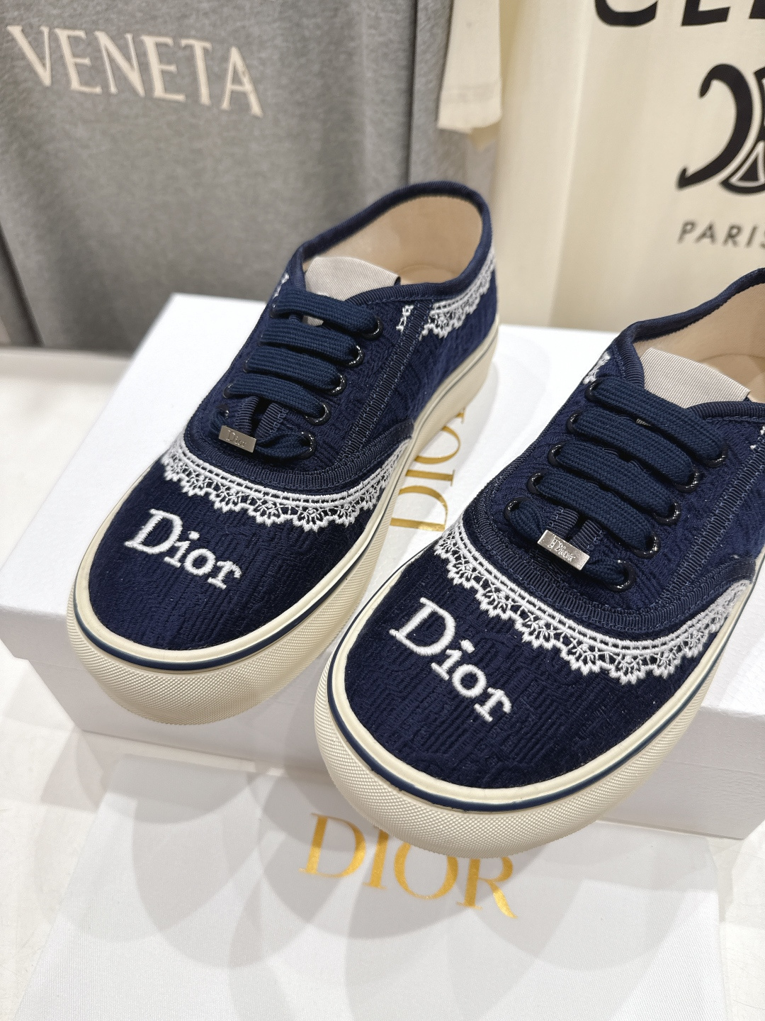 高版本出厂 Dior/迪奥D家F019 2026ss新款系带时尚刺绣休闲鞋原版购入开发做货，精心制作。鞋