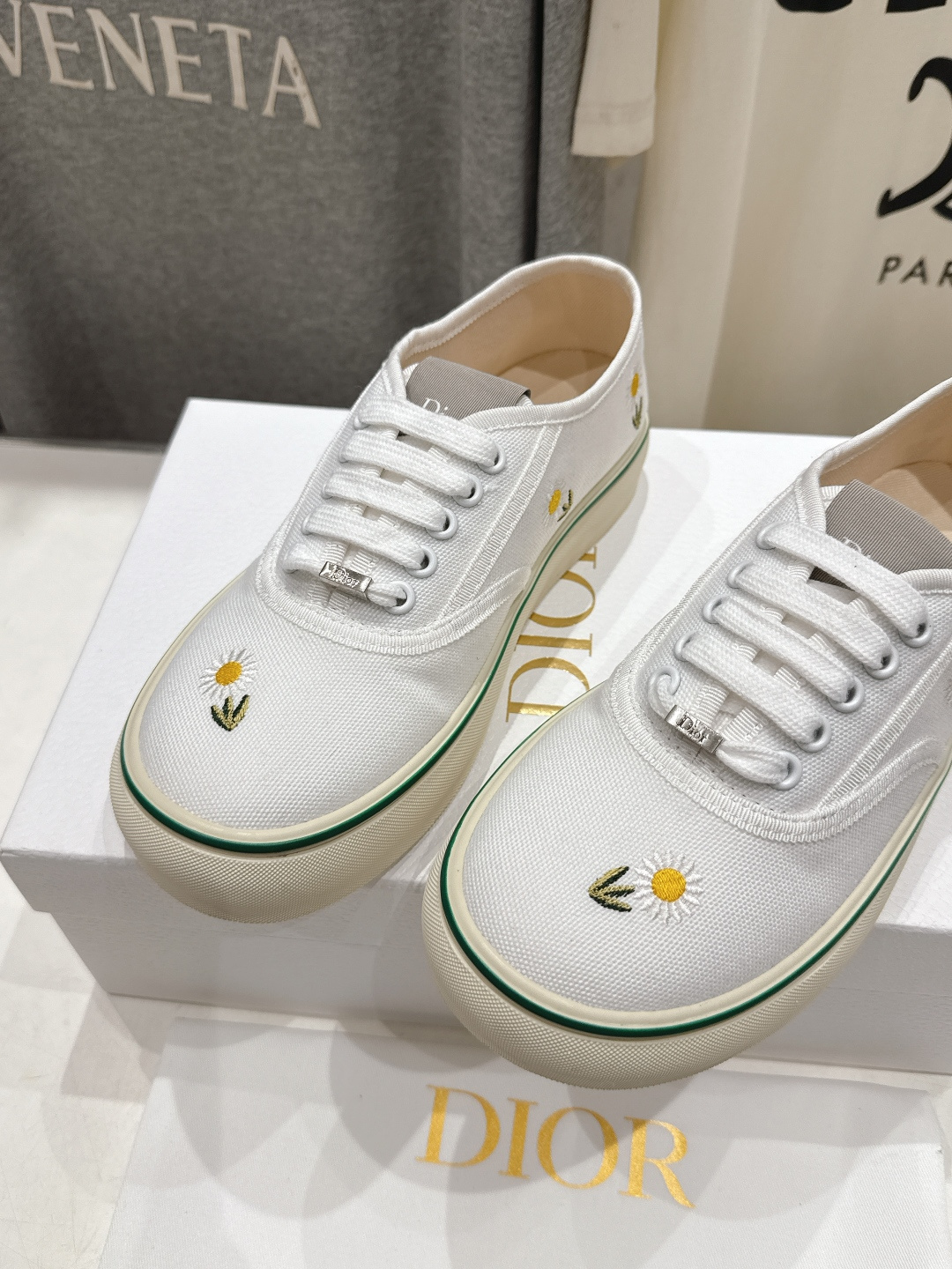 高版本出厂 Dior/迪奥D家F019 2026ss新款系带时尚刺绣休闲鞋原版购入开发做货，精心制作。鞋