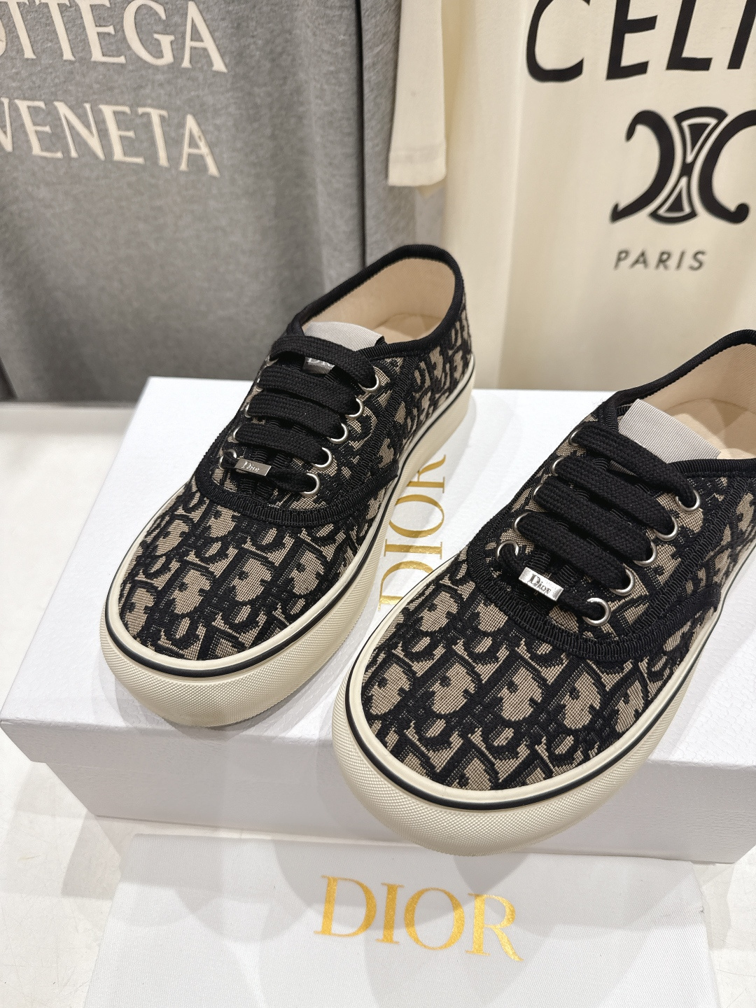 高版本出厂 Dior/迪奥D家F019 2026ss新款系带时尚刺绣休闲鞋原版购入开发做货，精心制作。鞋