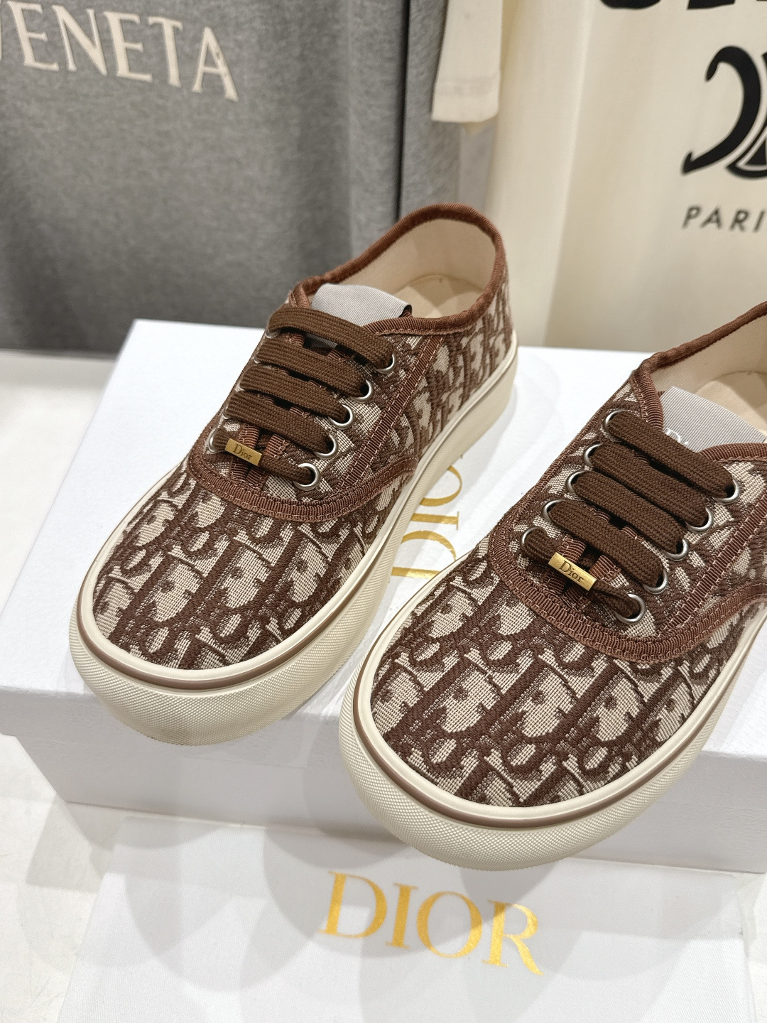 高版本出厂 Dior/迪奥D家F019 2026ss新款系带时尚刺绣休闲鞋原版购入开发做货，精心制作。鞋