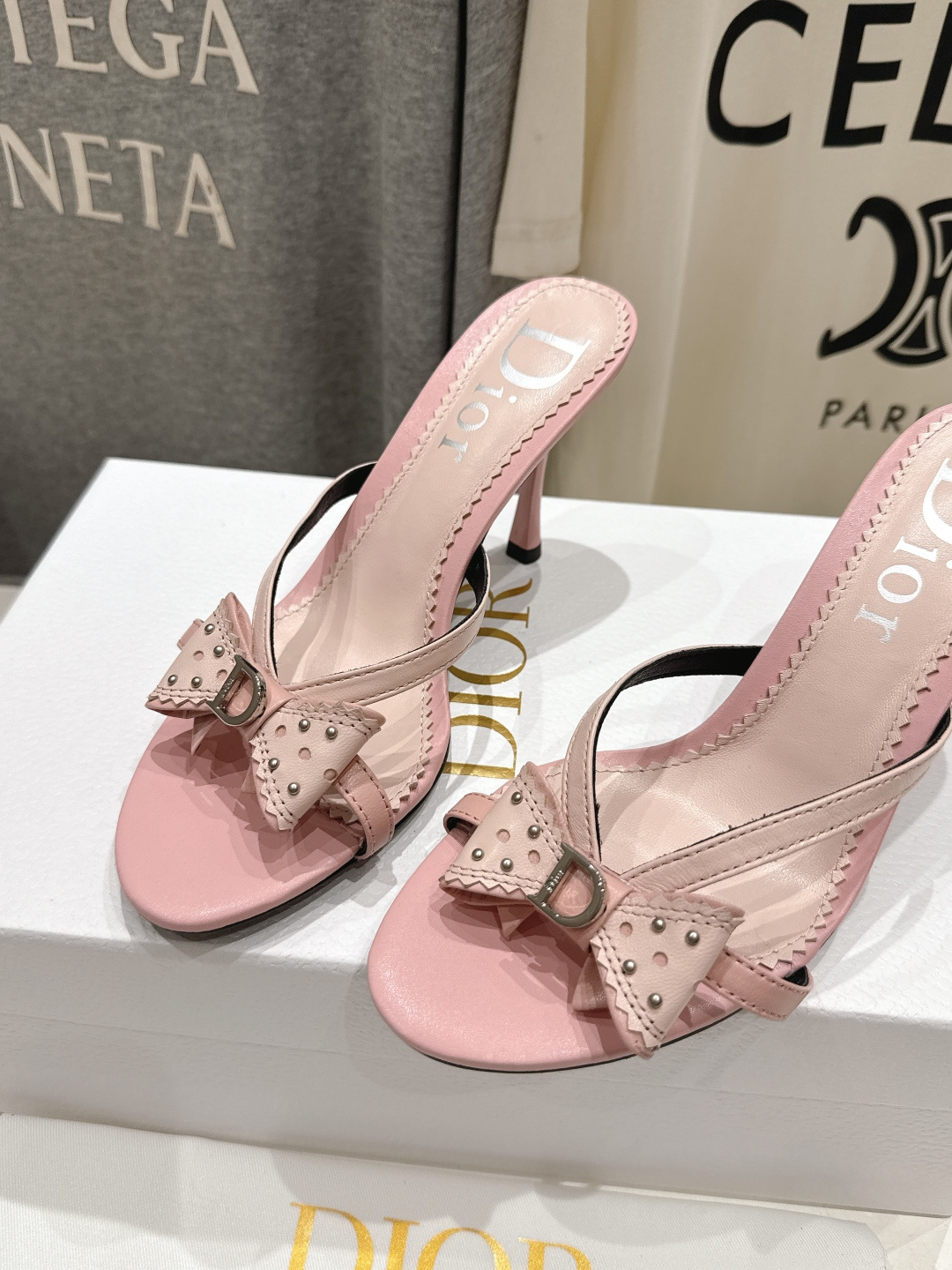 高版本出厂 Dior*迪奥2026ss F031夏季新款蝴蝶结高跟拖鞋♕♕公主范十足，颜色非常抬肤色，迷