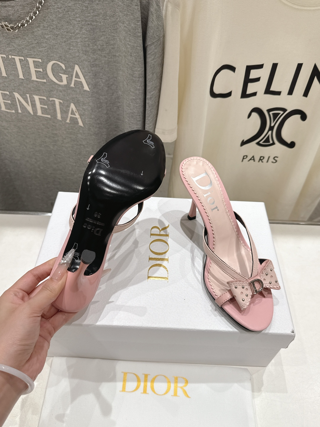 高版本出厂 Dior*迪奥2026ss F031夏季新款蝴蝶结高跟拖鞋♕♕公主范十足，颜色非常抬肤色，迷