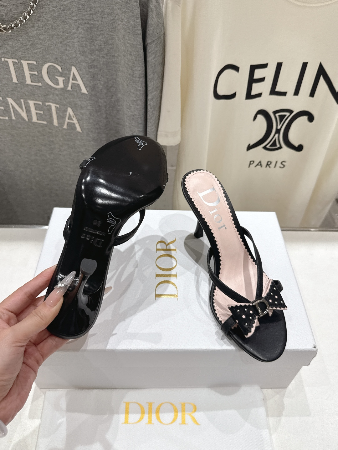 高版本出厂 Dior*迪奥2026ss F031夏季新款蝴蝶结高跟拖鞋♕♕公主范十足，颜色非常抬肤色，迷