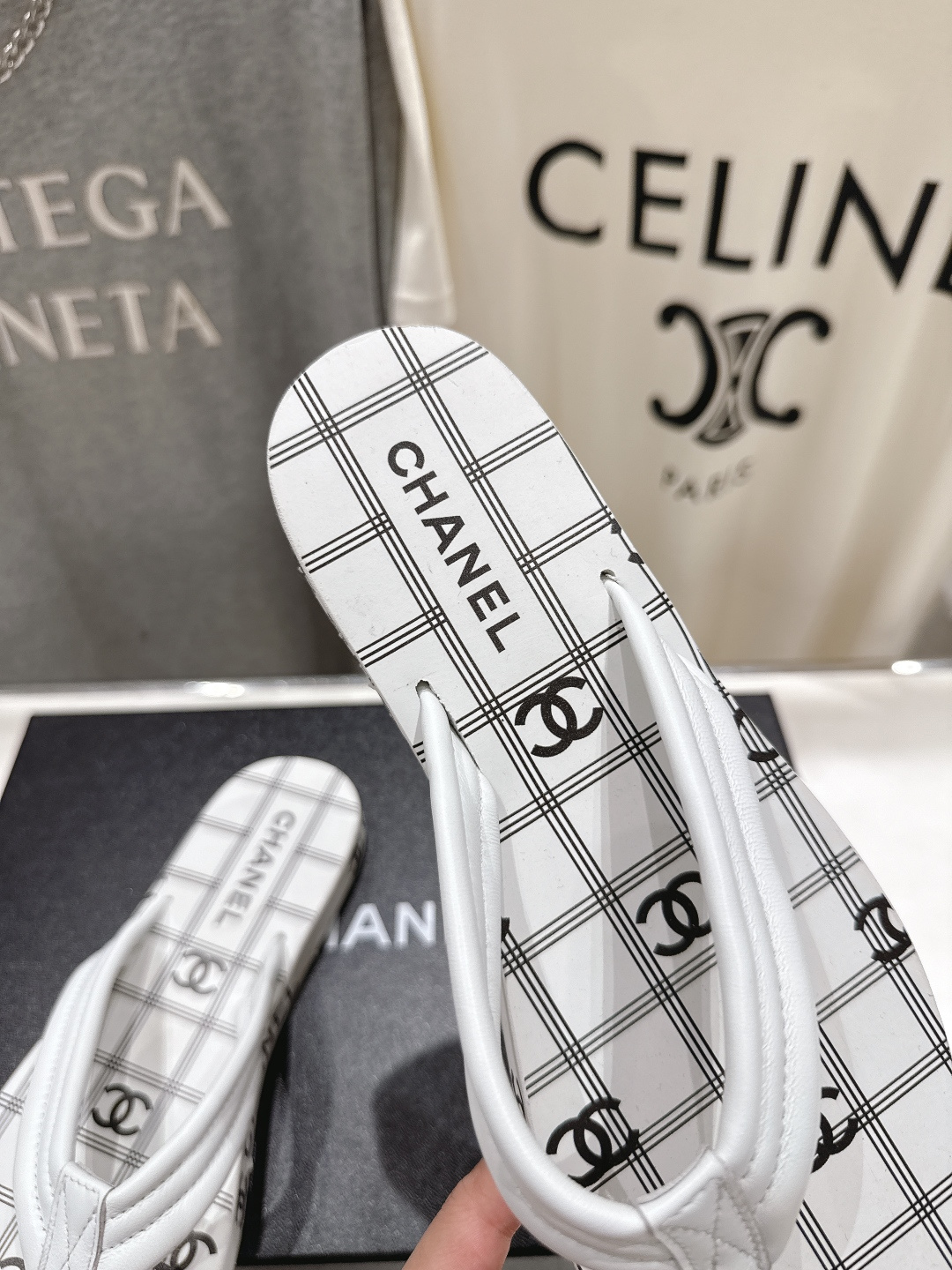 高版本出厂 皮面 Chanel*香奈儿F036 小香2026ss夏季新款人字拖夹脚沙滩拖鞋2026夏季爆