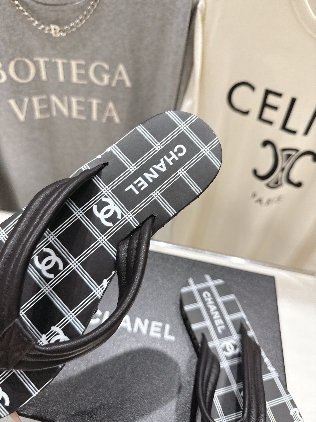 高版本出厂 皮面 Chanel*香奈儿F036 小香2026ss夏季新款人字拖夹脚沙滩拖鞋2026夏季爆