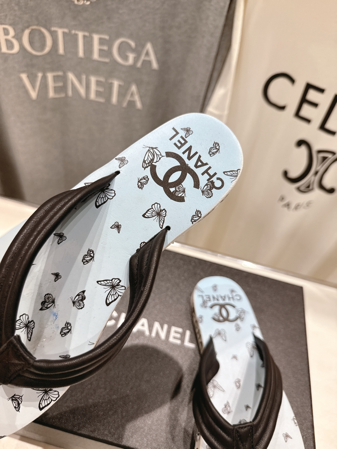 高版本出厂 皮面 Chanel*香奈儿F036 小香2026ss夏季新款人字拖夹脚沙滩拖鞋2026夏季爆