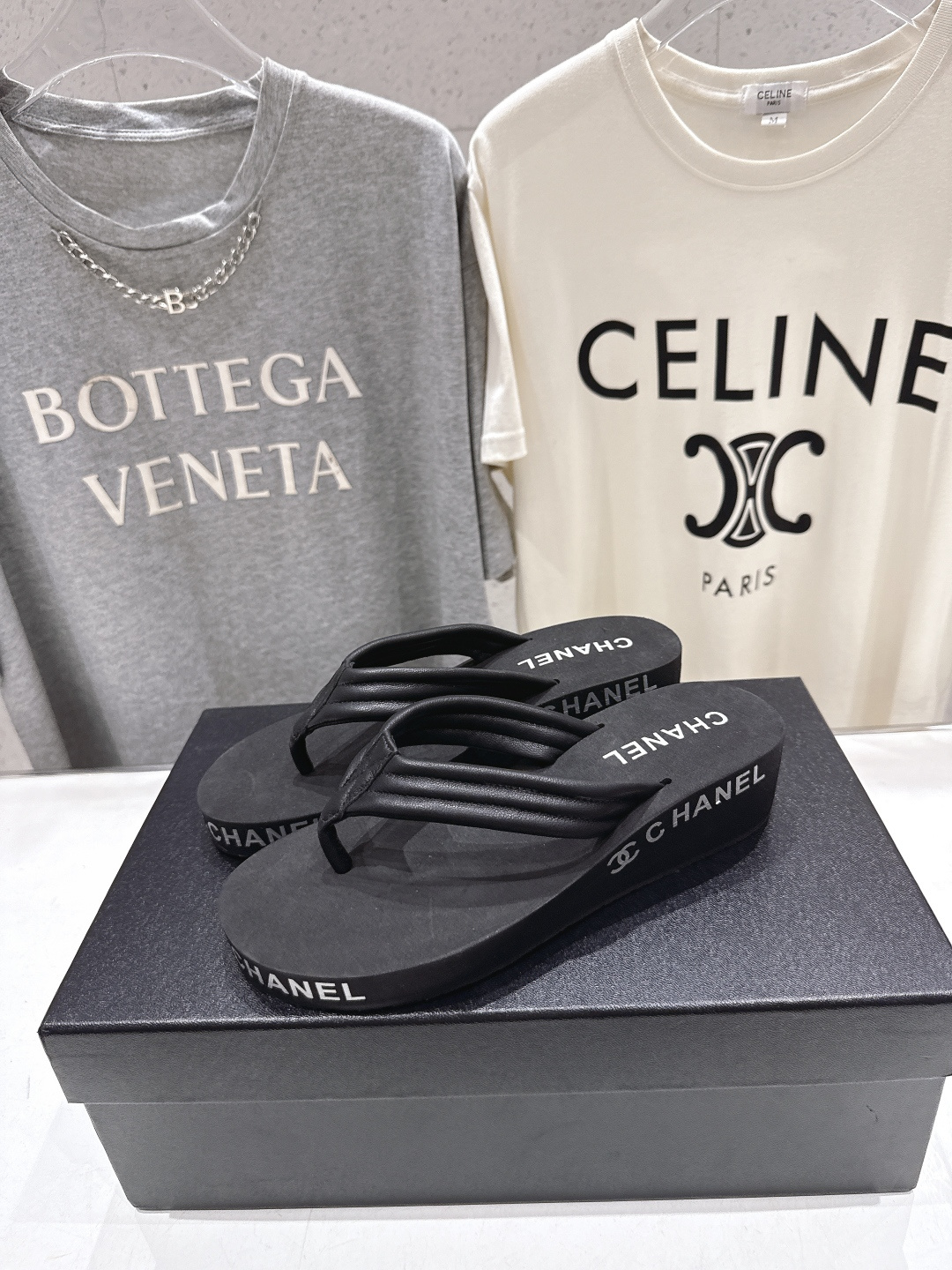高版本出厂 皮面 Chanel*香奈儿F036 小香2026ss夏季新款人字拖夹脚沙滩拖鞋2026夏季爆