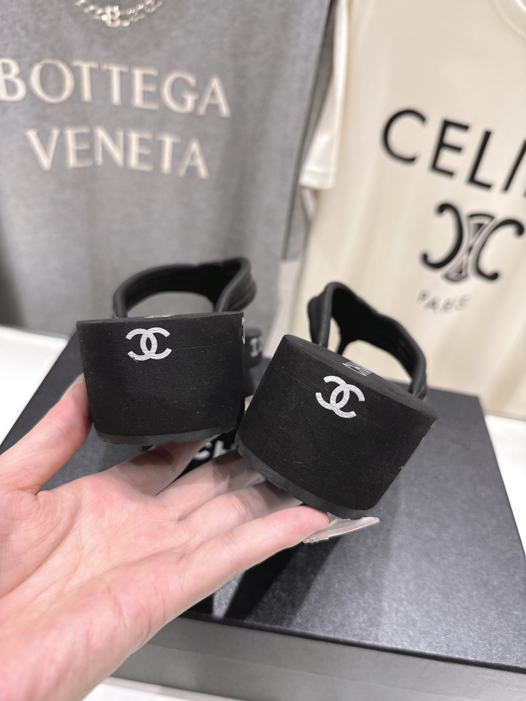 高版本出厂 皮面 Chanel*香奈儿F036 小香2026ss夏季新款人字拖夹脚沙滩拖鞋2026夏季爆