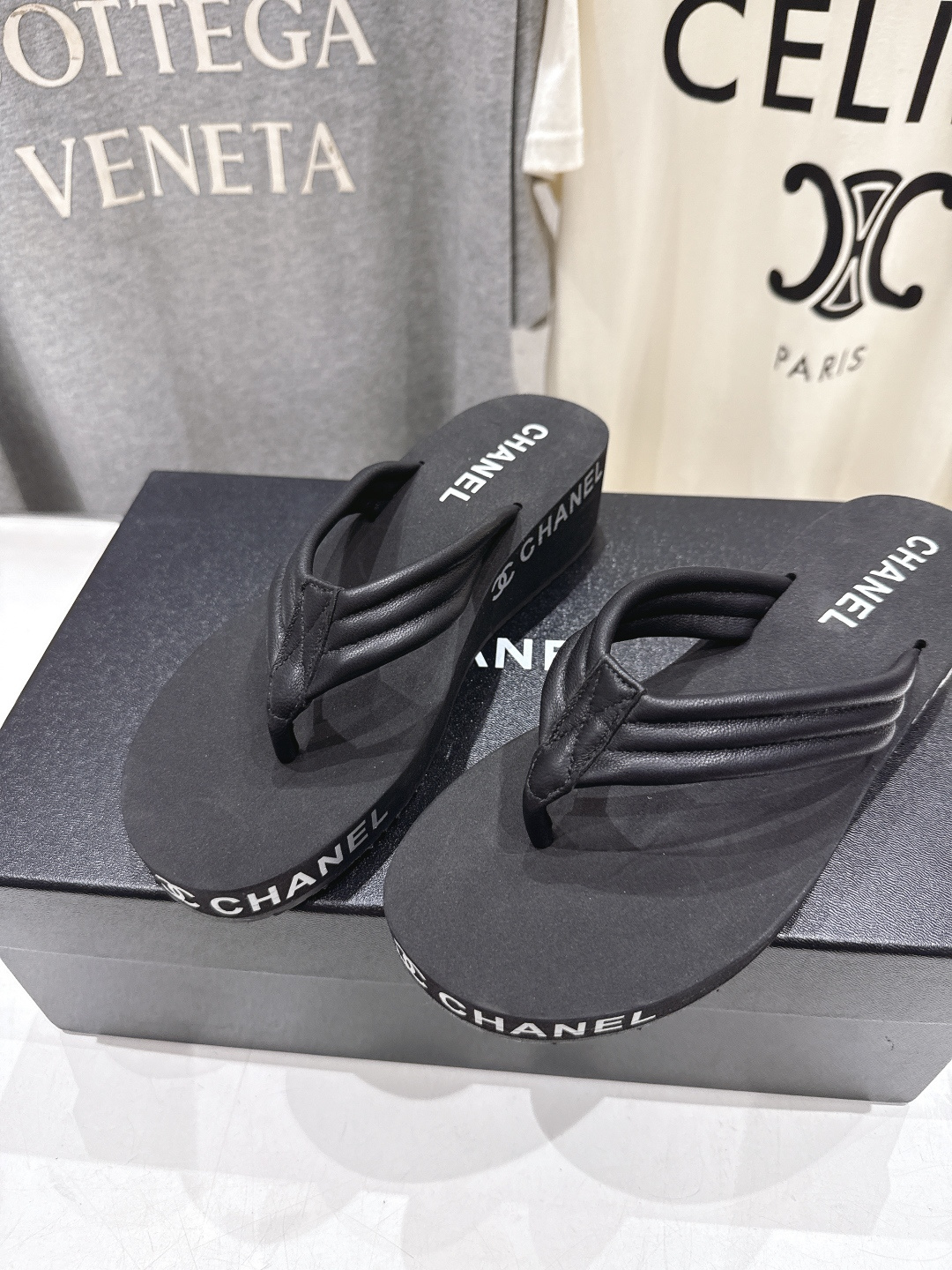 高版本出厂 皮面 Chanel*香奈儿F036 小香2026ss夏季新款人字拖夹脚沙滩拖鞋2026夏季爆