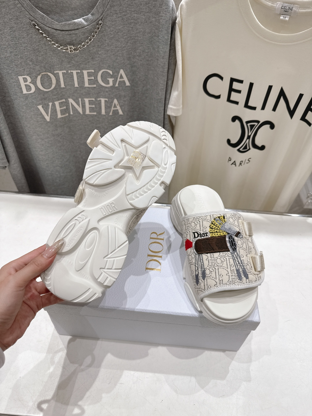 高版本出厂 【高品质】Dior*迪奥D家F019 2026ss夏季新款厚底魔术贴沙滩拖鞋～经典版型 搭配