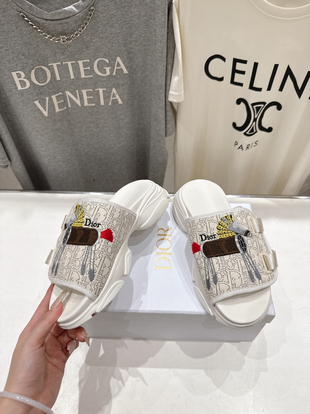 高版本出厂 【高品质】Dior*迪奥D家F019 2026ss夏季新款厚底魔术贴沙滩拖鞋～经典版型 搭配