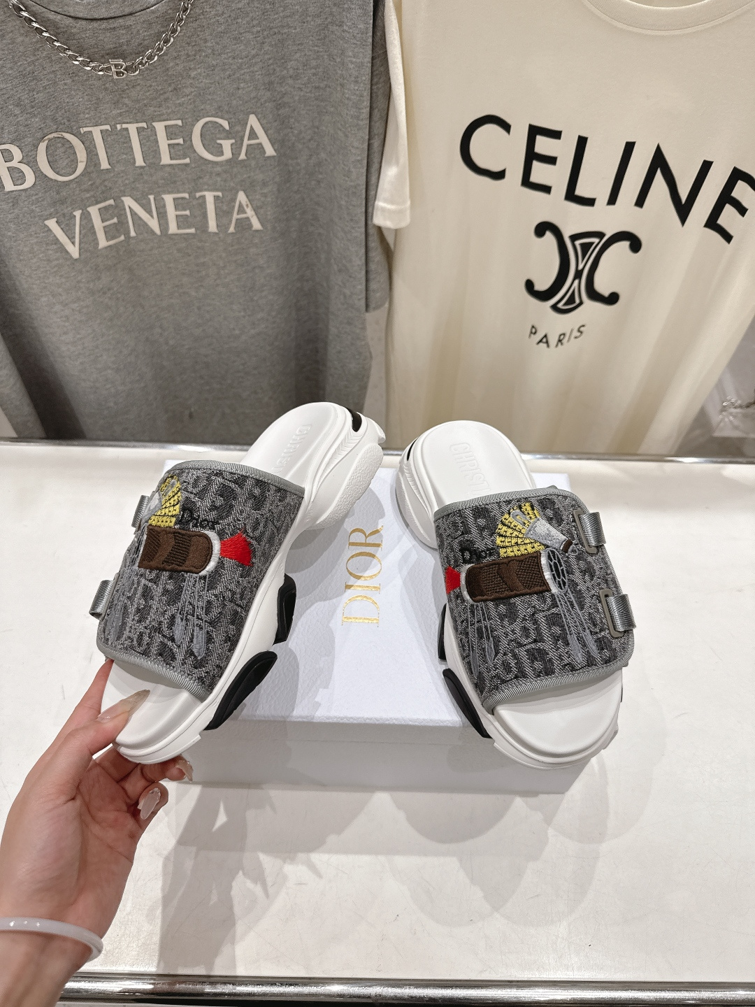 高版本出厂 【高品质】Dior*迪奥D家F019 2026ss夏季新款厚底魔术贴沙滩拖鞋～经典版型 搭配