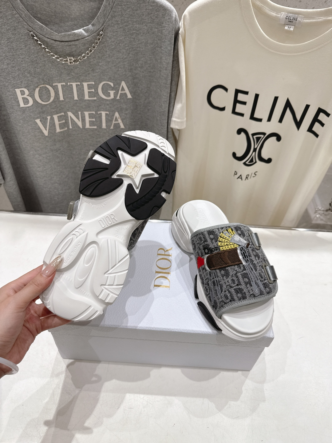 高版本出厂 【高品质】Dior*迪奥D家F019 2026ss夏季新款厚底魔术贴沙滩拖鞋～经典版型 搭配