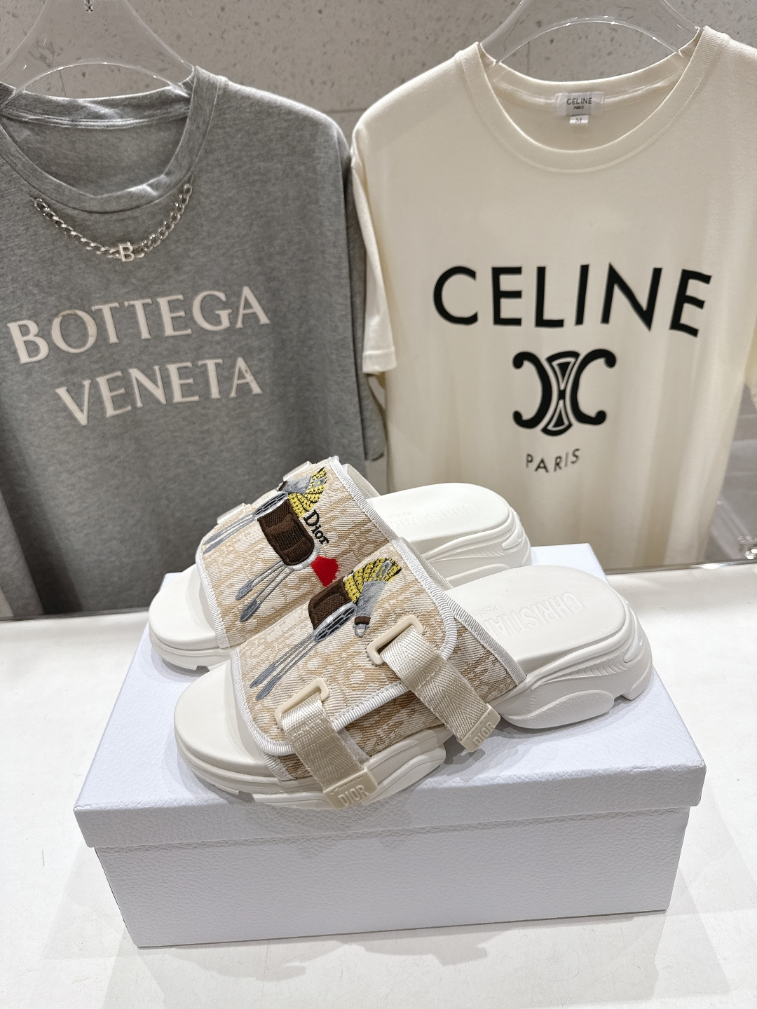 高版本出厂 【高品质】Dior*迪奥D家F019 2026ss夏季新款厚底魔术贴沙滩拖鞋～经典版型 搭配