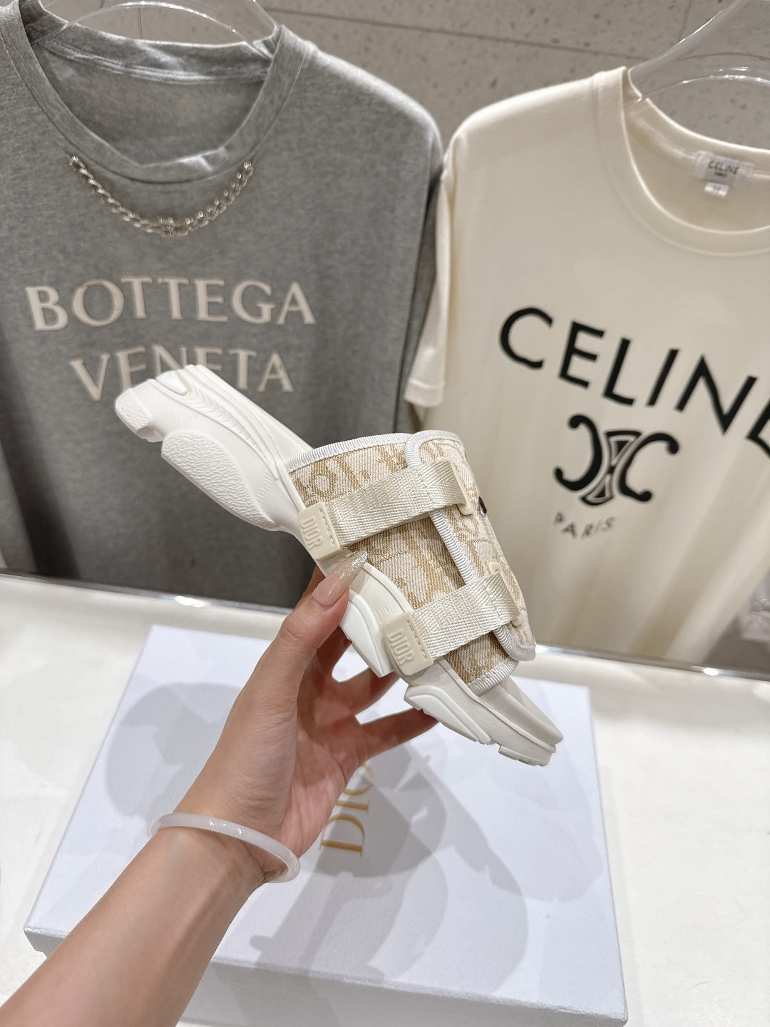 高版本出厂 【高品质】Dior*迪奥D家F019 2026ss夏季新款厚底魔术贴沙滩拖鞋～经典版型 搭配